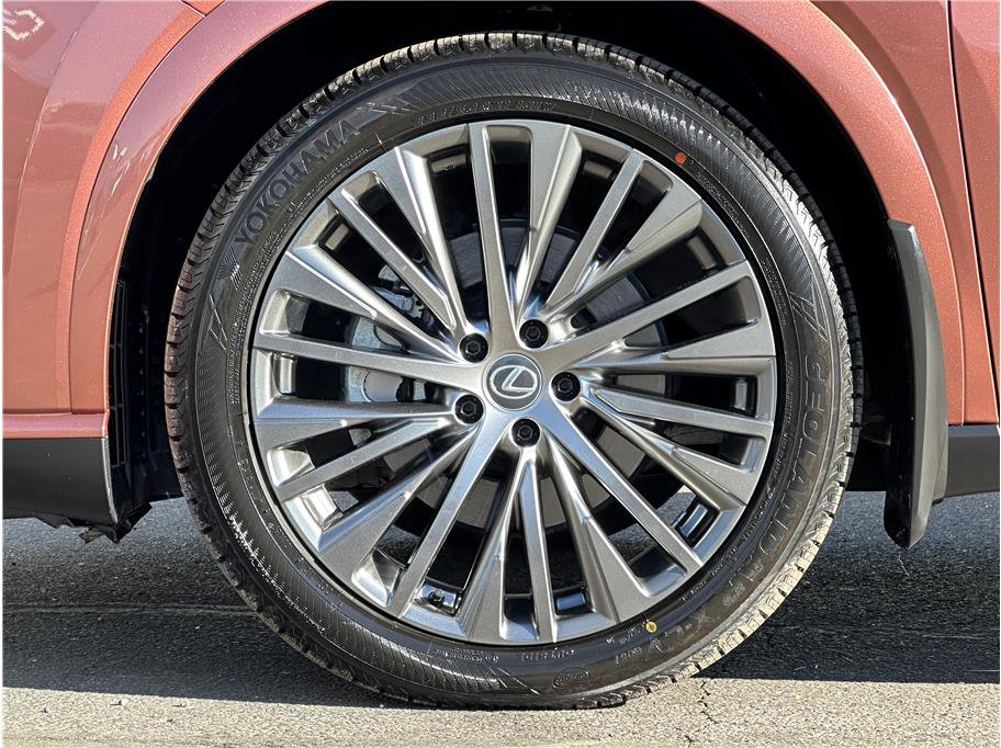 Used 2023 Lexus RX 350h image 31