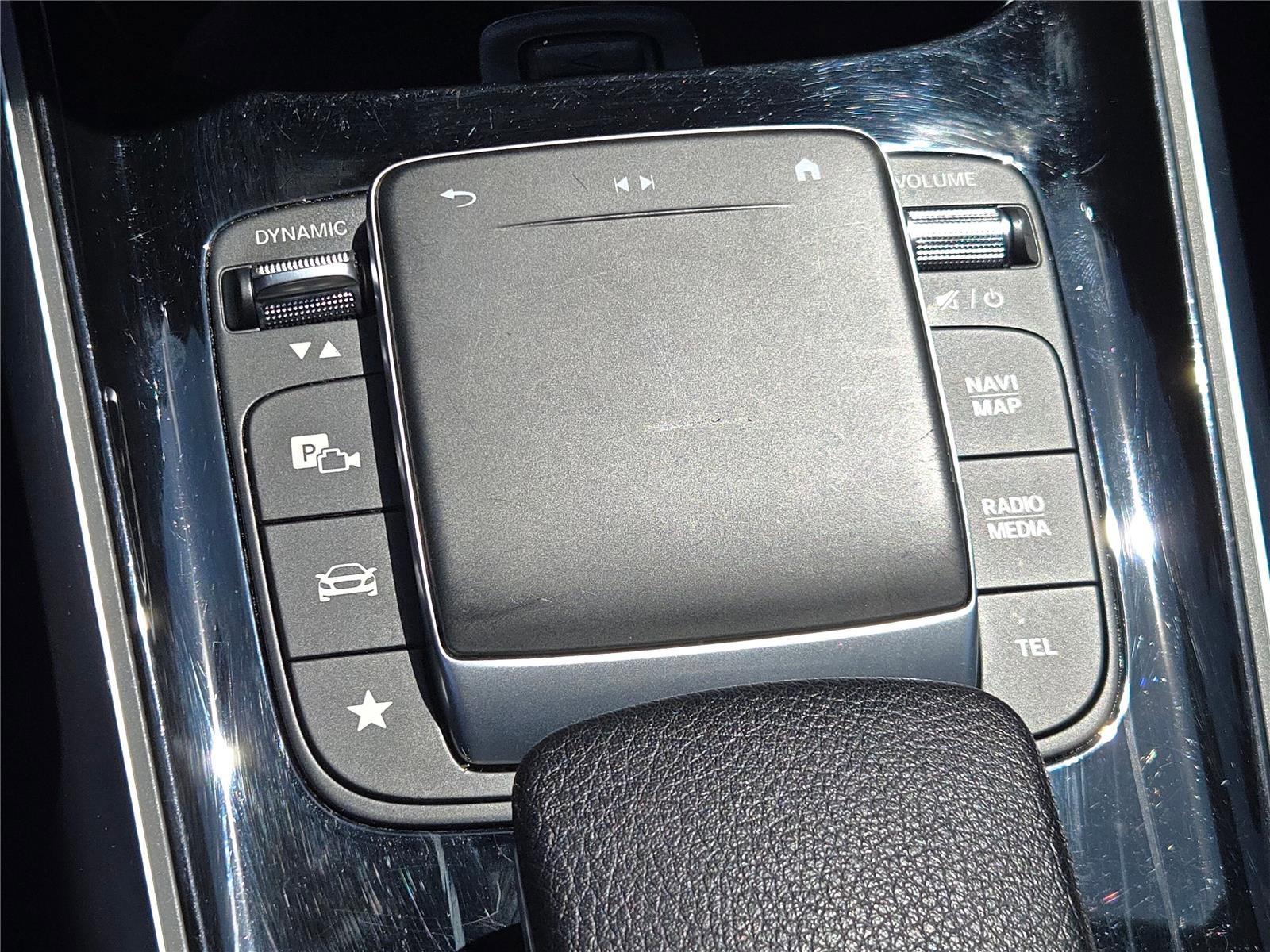 Used 2023 Mercedes-Benz GLB 250 4MATIC w/ Premium Package image 32