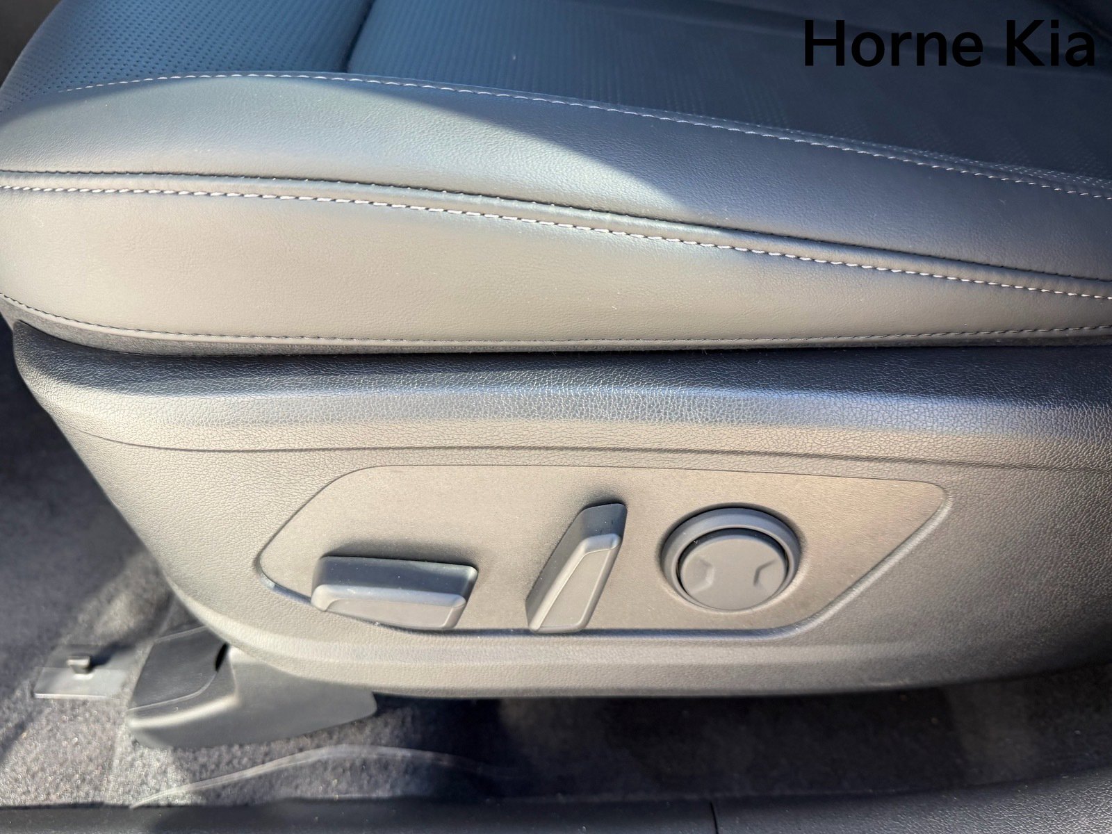 New 2026 Kia Sorento S image 18
