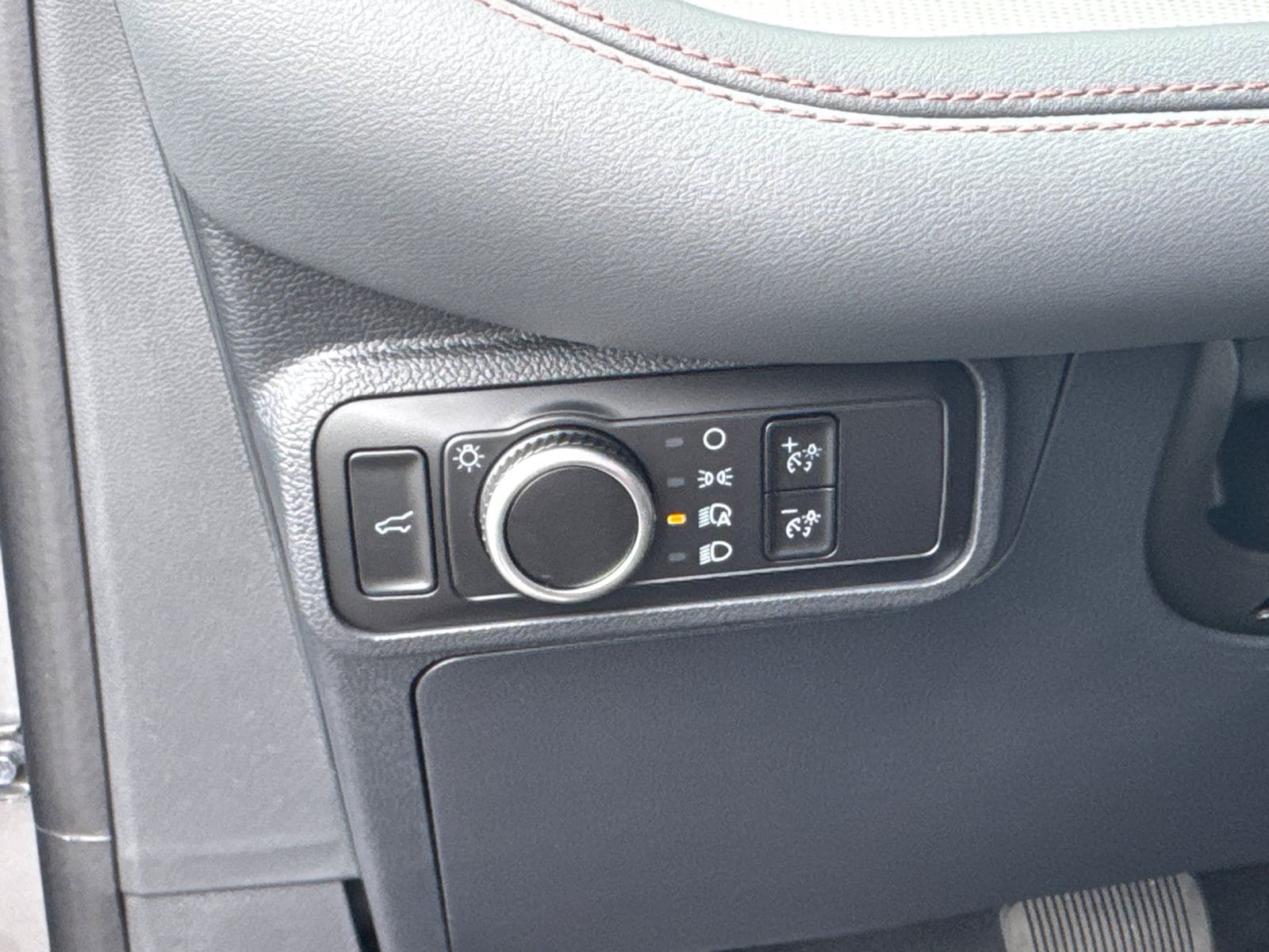 New 2026 Ford Explorer Active RWD image 35
