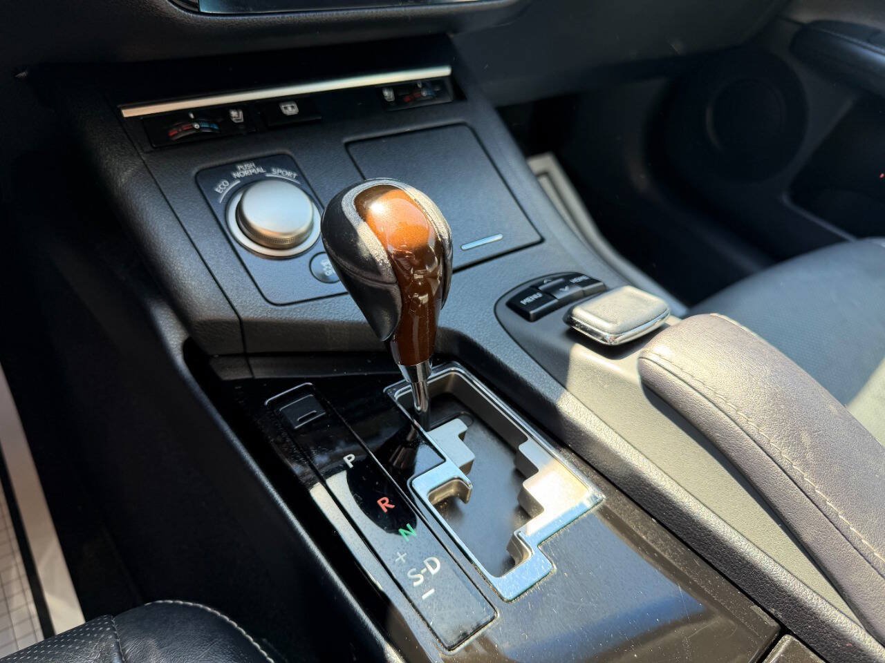 Used 2015 Lexus ES 350 w/ Luxury Package FWD image 19