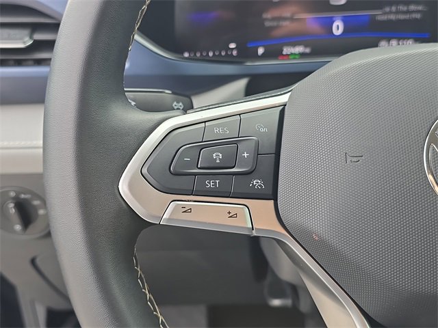 Used 2024 Volkswagen Taos SE image 32