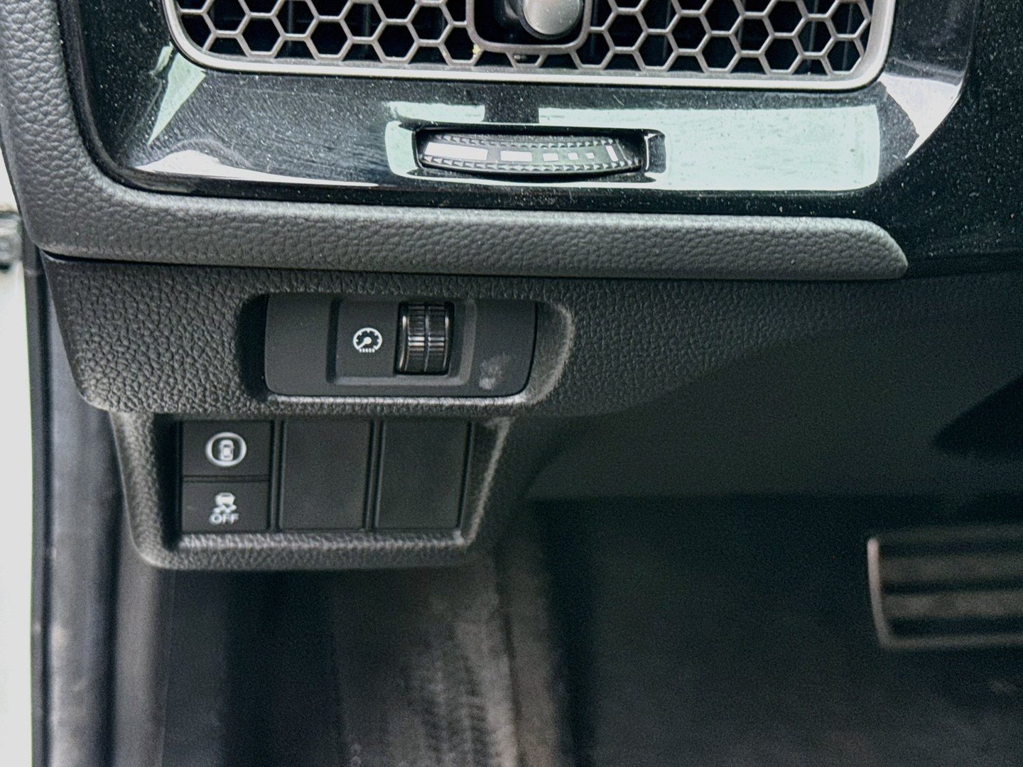Used 2024 Honda Civic Sport image 9