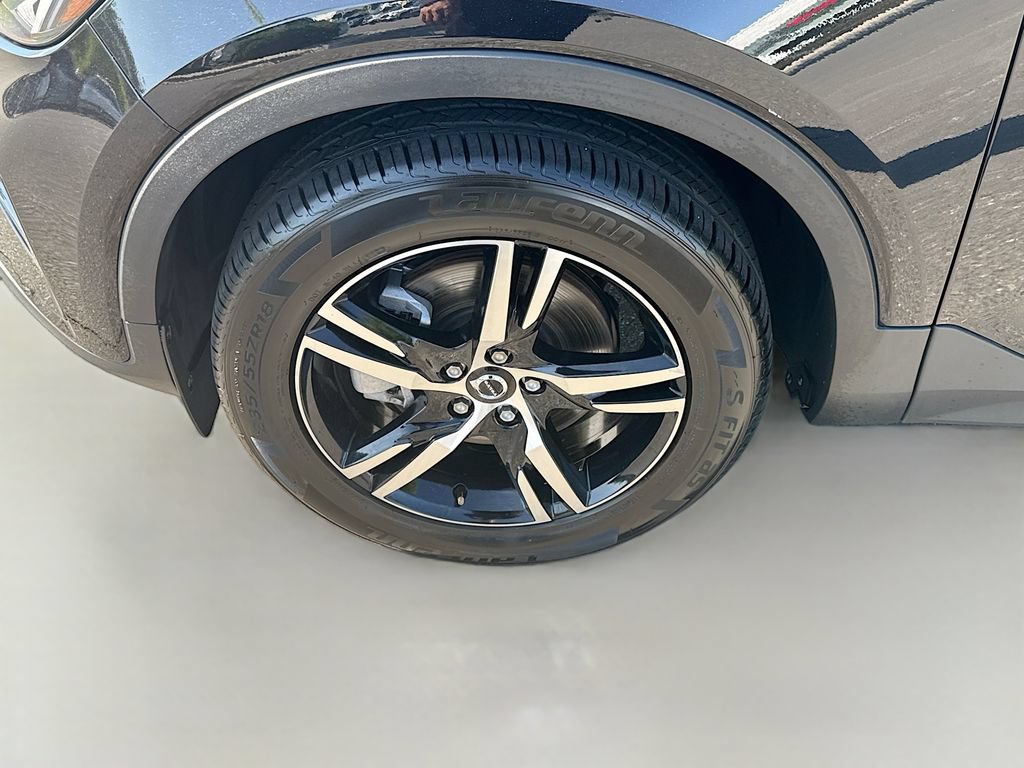 Used 2024 Volvo XC40 B5 Core AWD/4WD image 29