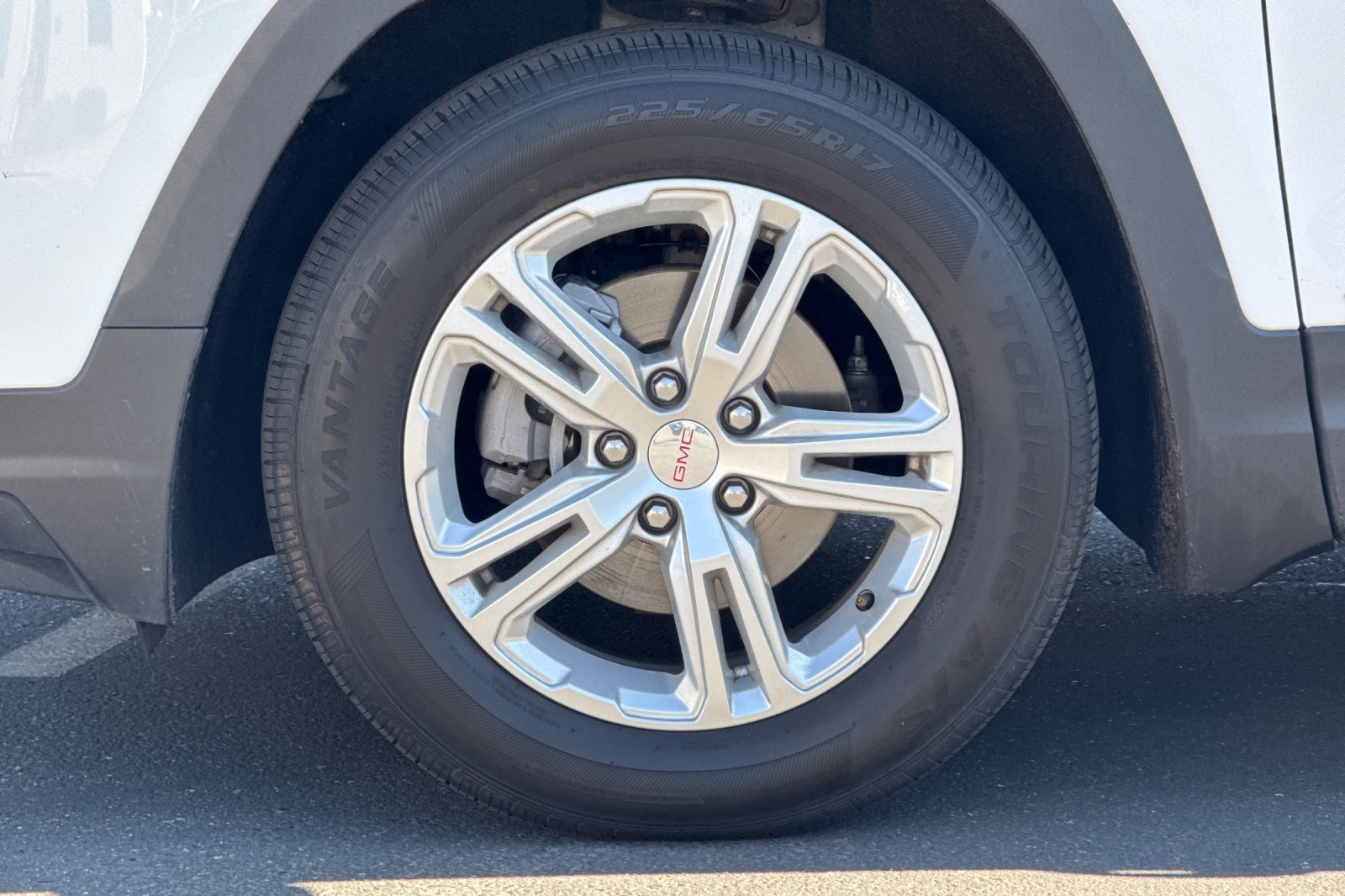 Used 2024 GMC Terrain SLE FWD image 35