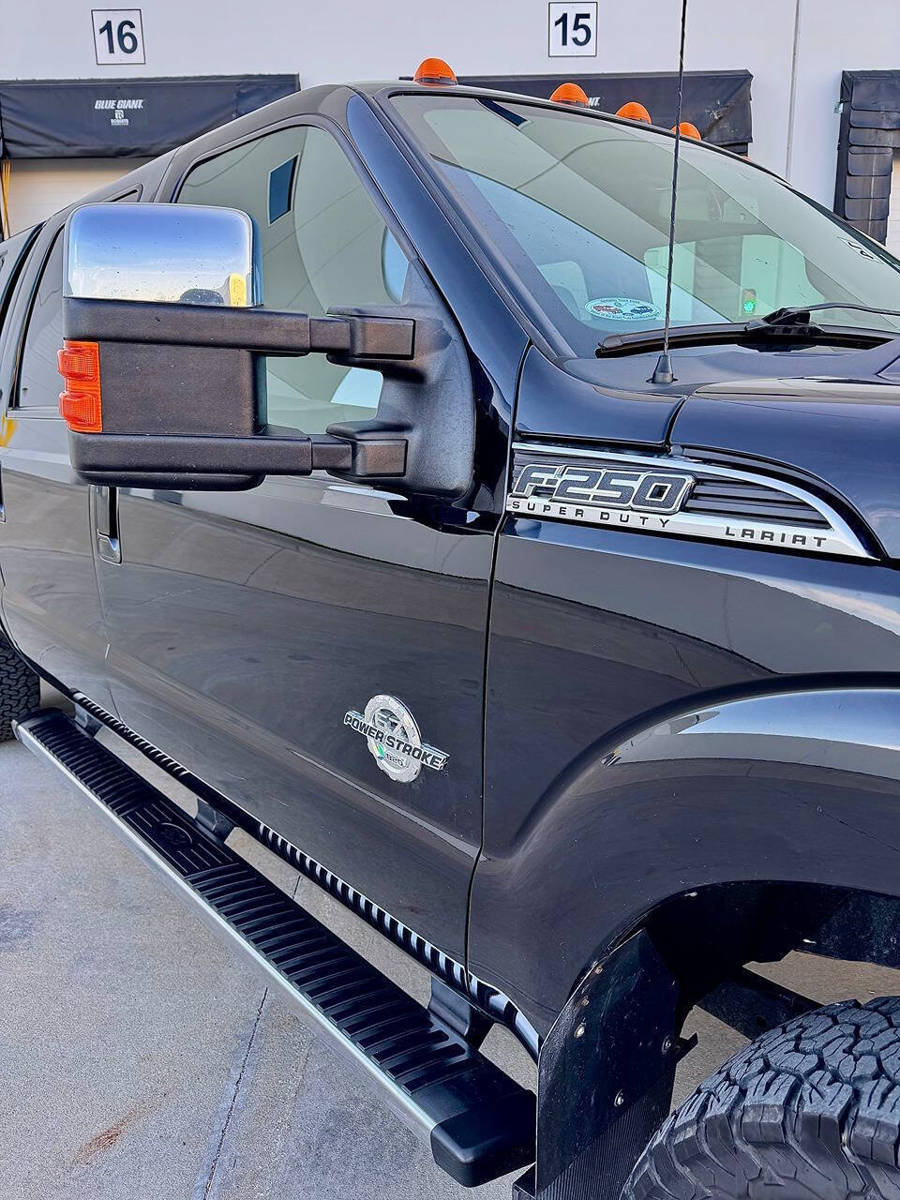 Used 2016 Ford F250 Lariat w/ Lariat Ultimate Package AWD/4WD image 3