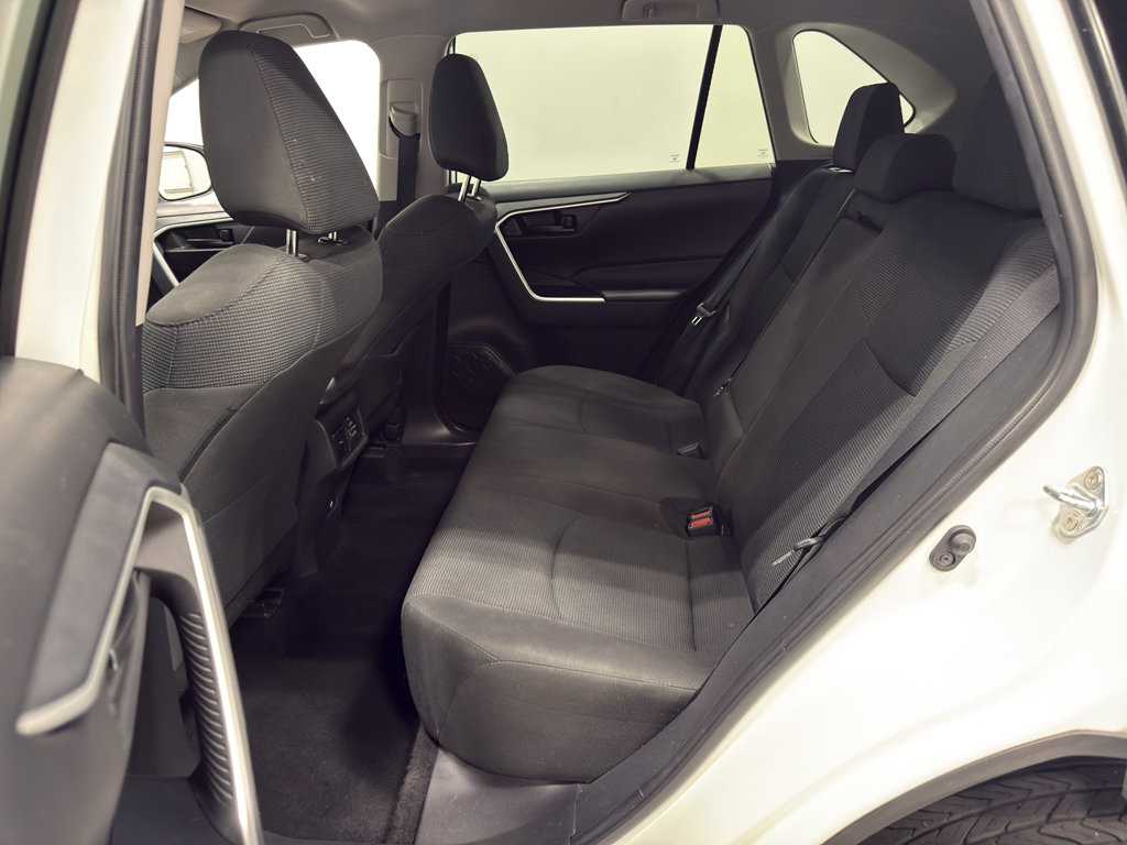 Used 2022 Toyota RAV4 LE image 25