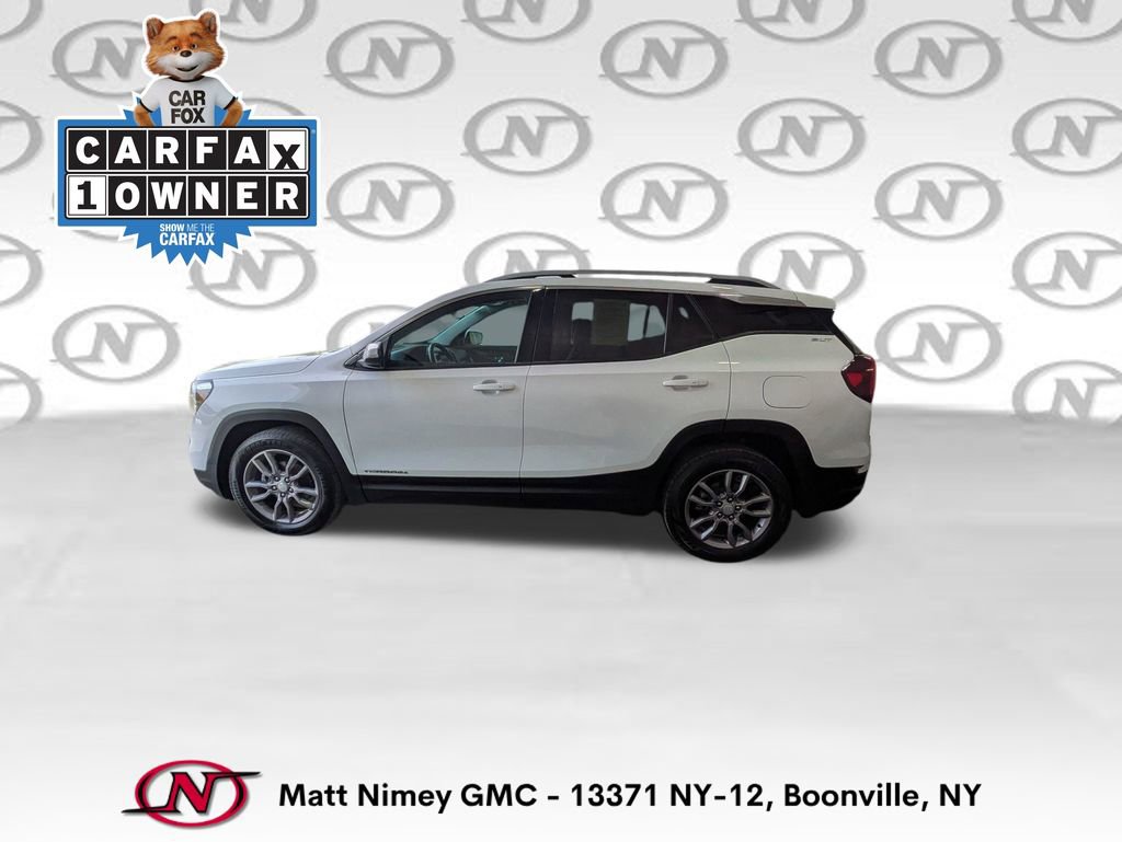 Used 2023 GMC Terrain SLT AWD/4WD image 2