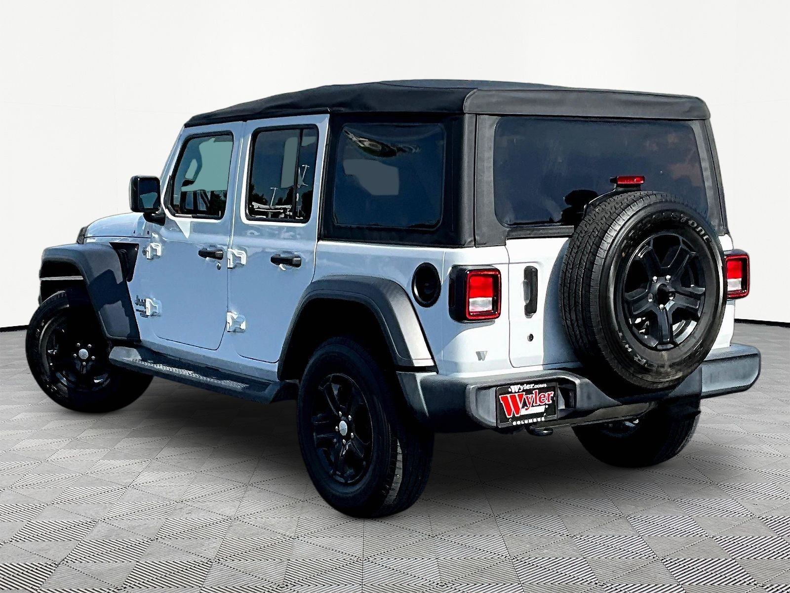 Used 2018 Jeep Wrangler Unlimited Sport S AWD/4WD image 4