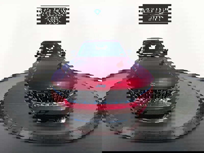 Used 2023 Jeep Grand Cherokee Limited image 6