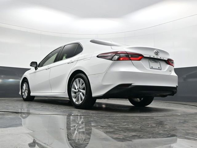 Used 2022 Toyota Camry LE image 29