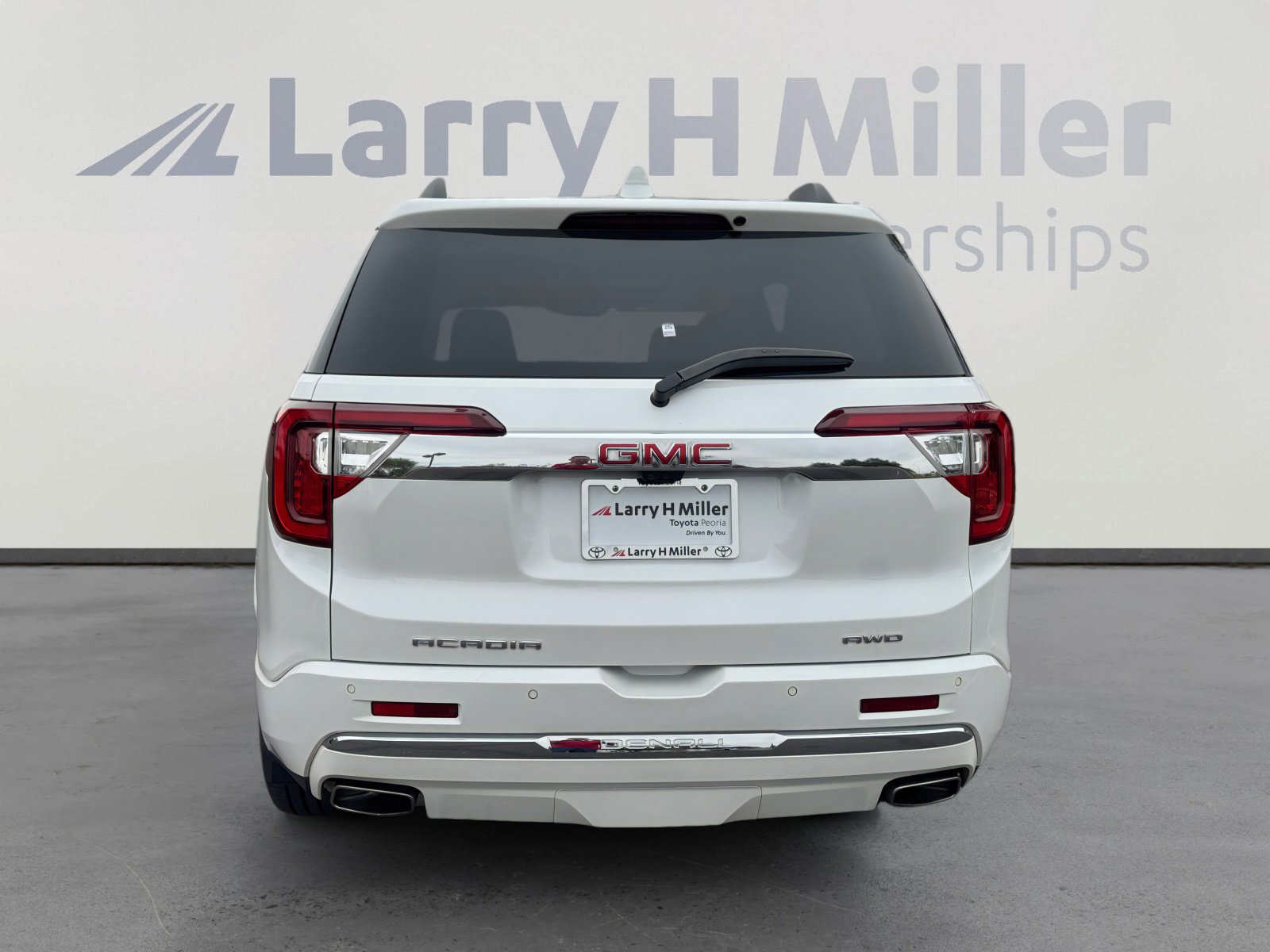 Used 2021 GMC Acadia Denali w/ Denali Ultimate Package AWD/4WD image 4