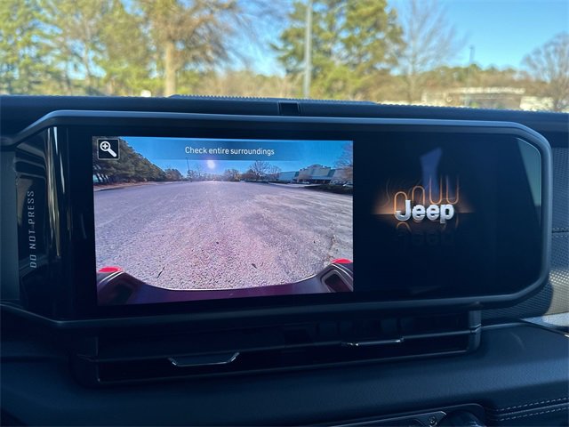 Used 2025 Jeep Gladiator Mojave w/ Steel Bumper Group image 17