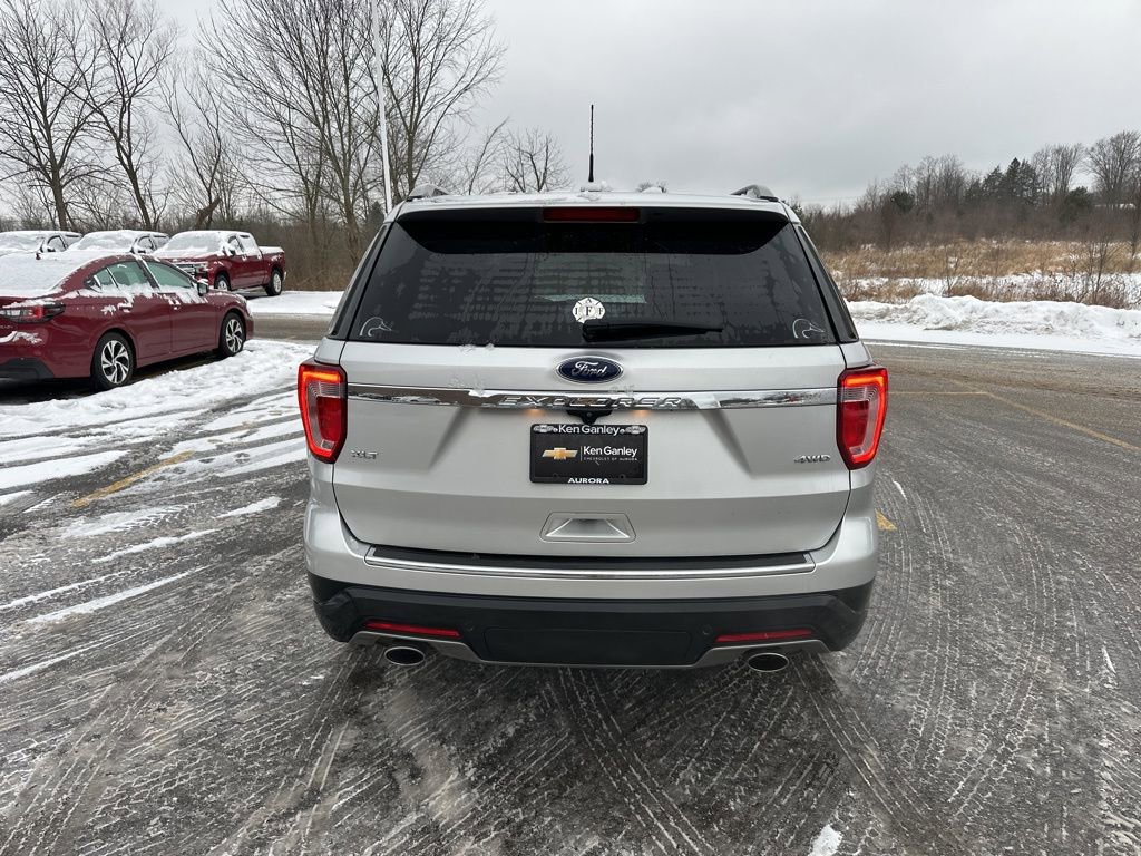 Used 2018 Ford Explorer XLT w/ Equipment Group 202A image 8