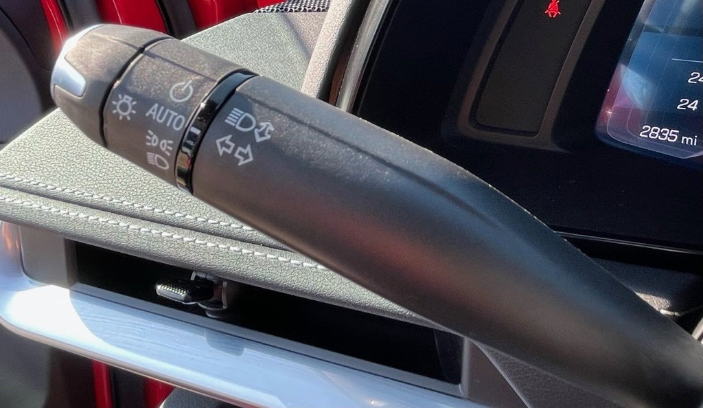 Used 2024 Chevrolet Corvette Stingray Convertible w/ Z51 Performance Package image 21