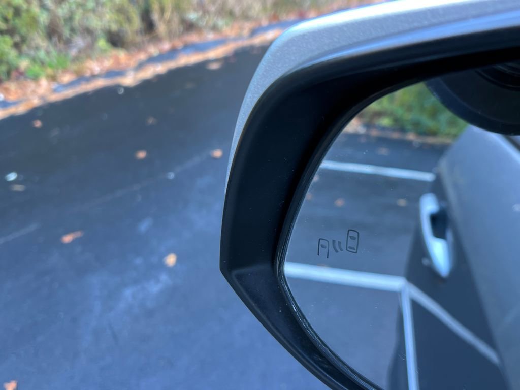 Used 2022 Toyota RAV4 LE image 25