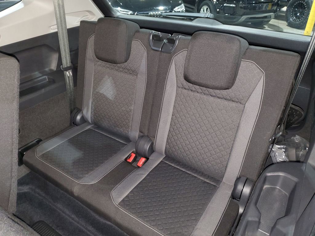 Used 2021 Volkswagen Tiguan S image 44