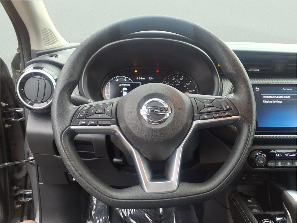 Used 2021 Nissan Kicks SV FWD image 30