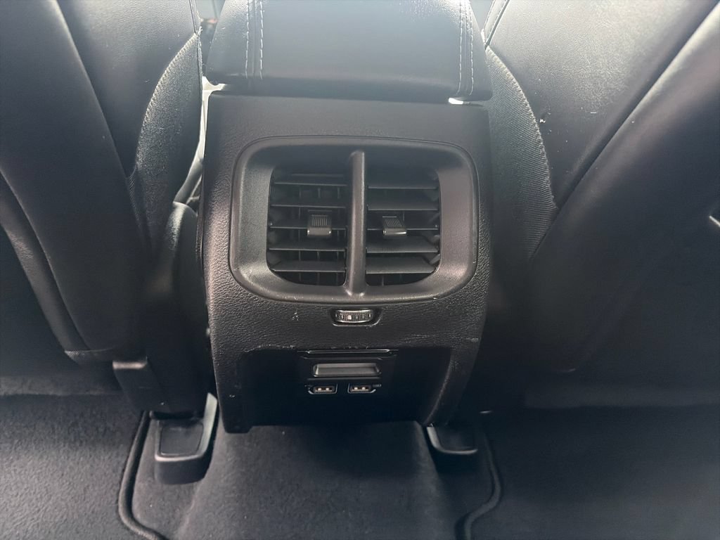 Used 2019 Jeep Cherokee Latitude Plus AWD/4WD image 36