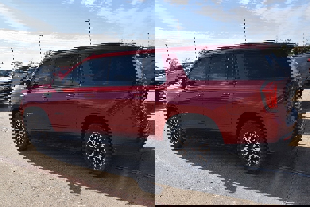 Used 2024 GMC Yukon XL AT4 w/ Technology Package image 9