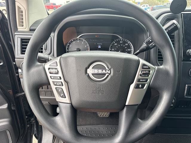 Used 2023 Nissan Titan SV AWD/4WD image 11