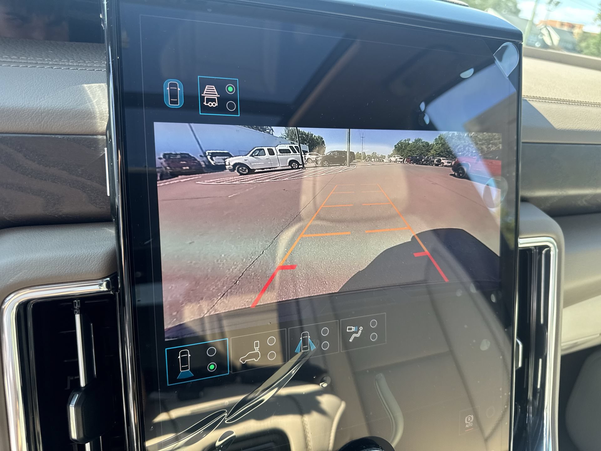 New 2026 GMC Yukon XL Denali w/ Sun & Power Step Package AWD/4WD image 24