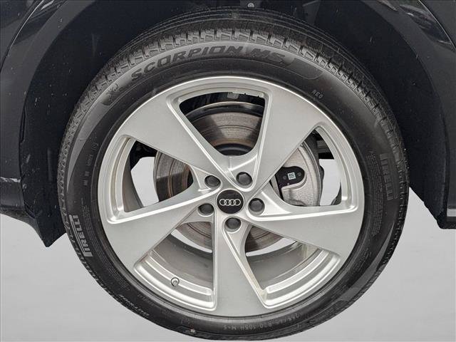 Certified 2025 Audi Q5 Premium Plus AWD/4WD image 9