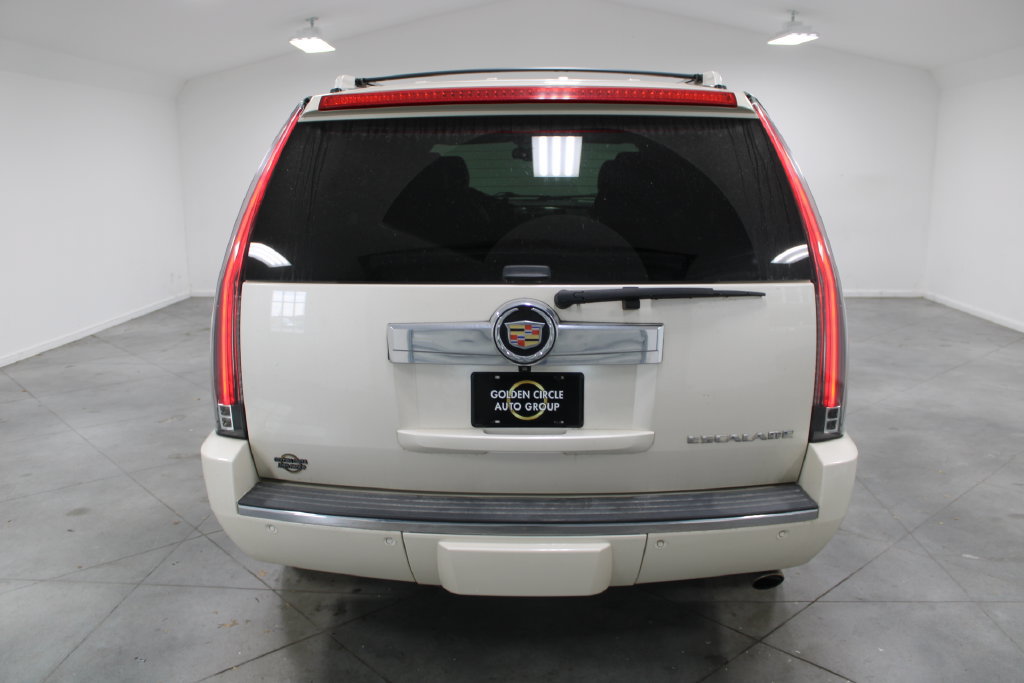 Used 2013 Cadillac Escalade Luxury AWD/4WD image 8