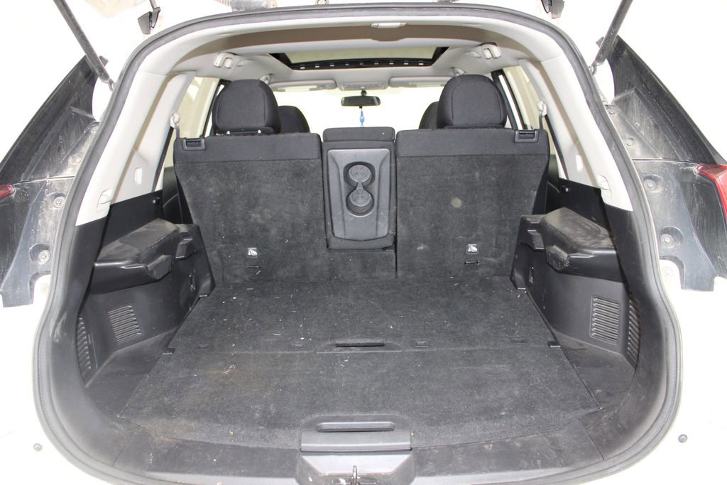 Used 2017 Nissan Rogue SV image 14