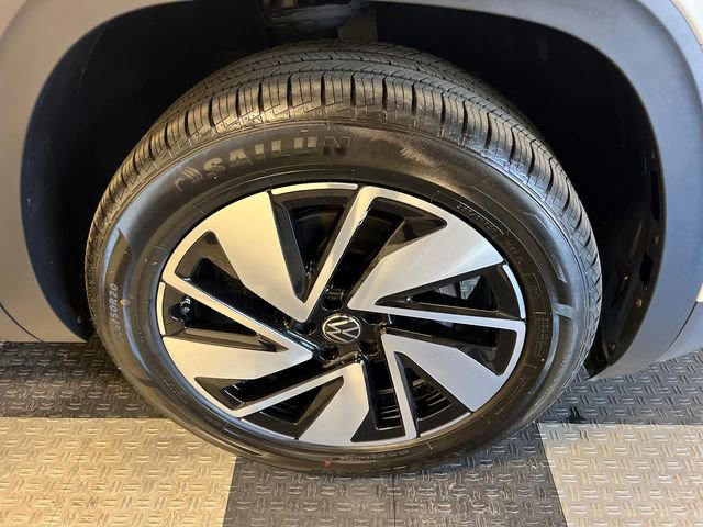 Certified 2025 Volkswagen Atlas SE FWD image 10