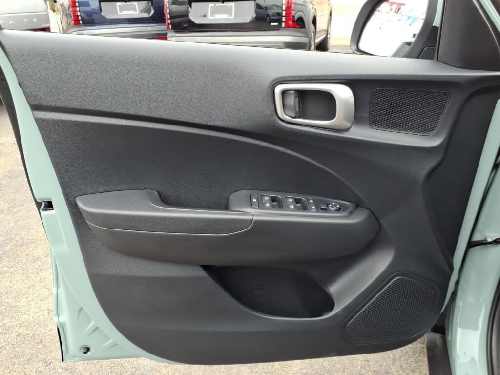 New 2026 Hyundai Venue SE image 5