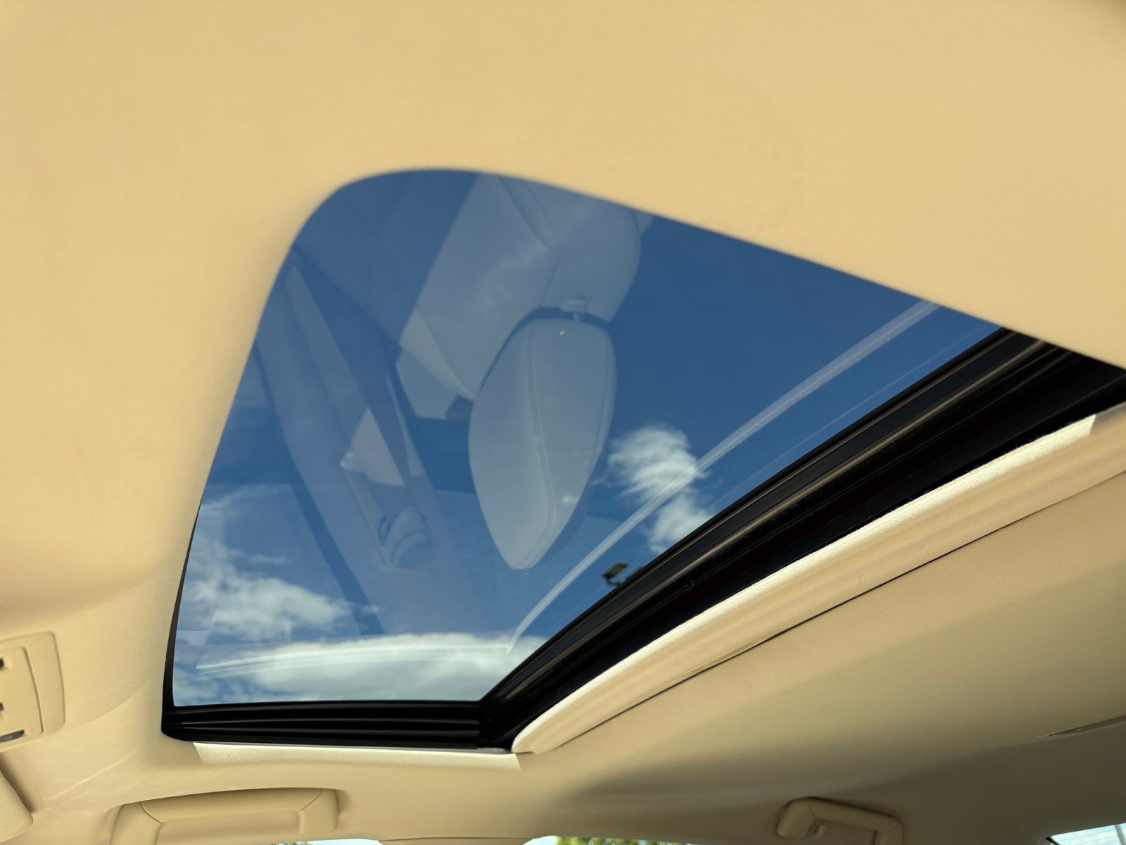 Used 2013 Lexus ES 300h w/ Premium Pkg FWD image 31