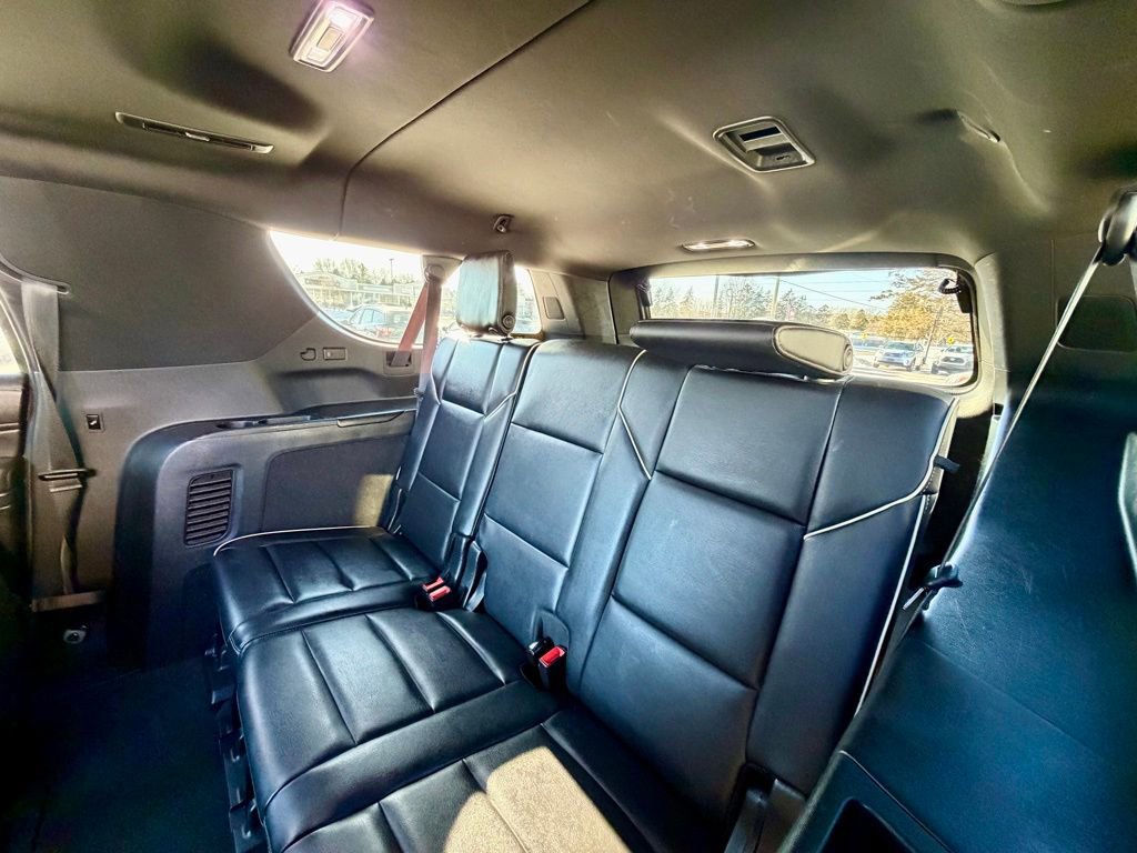 Used 2023 Cadillac Escalade ESV Sport image 17