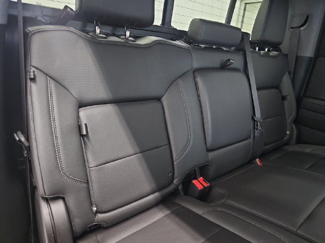 Used 2022 Chevrolet Silverado 1500 LTZ w/ LTZ Premium Package AWD/4WD image 33