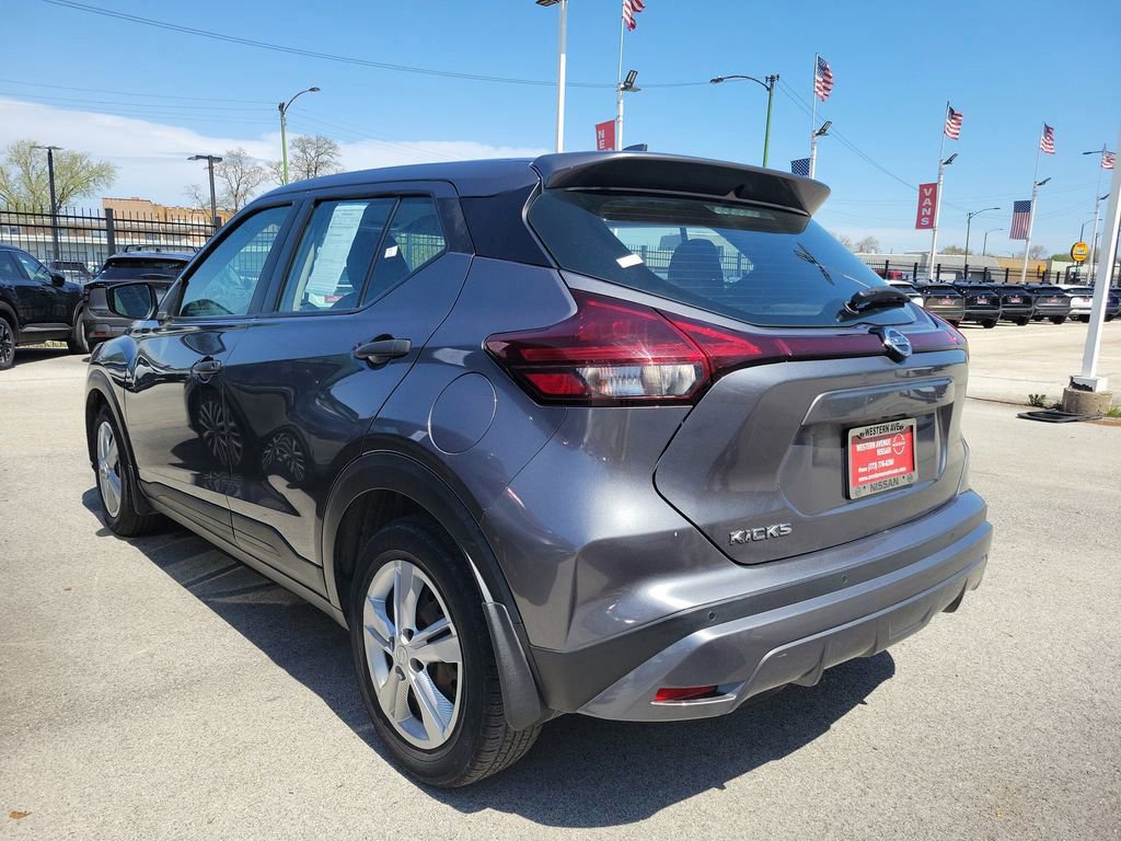 Used 2021 Nissan Kicks S FWD image 3