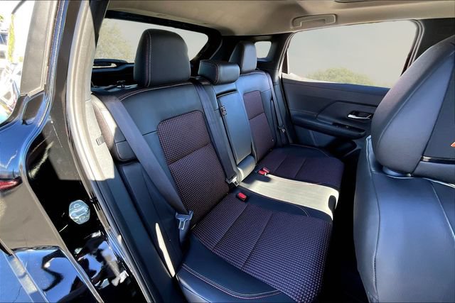 New 2026 Nissan Kicks SR w/ Cold Weather Package FWD image 9