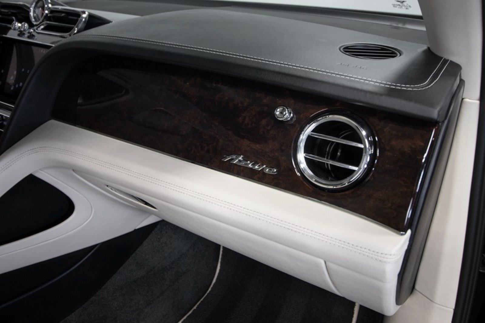 Used 2023 Bentley Bentayga Extended Wheelbase image 54