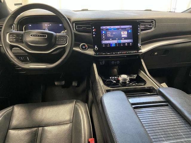 Used 2024 Jeep Wagoneer L Series II w/ Flexible Seating Group AWD/4WD image 8