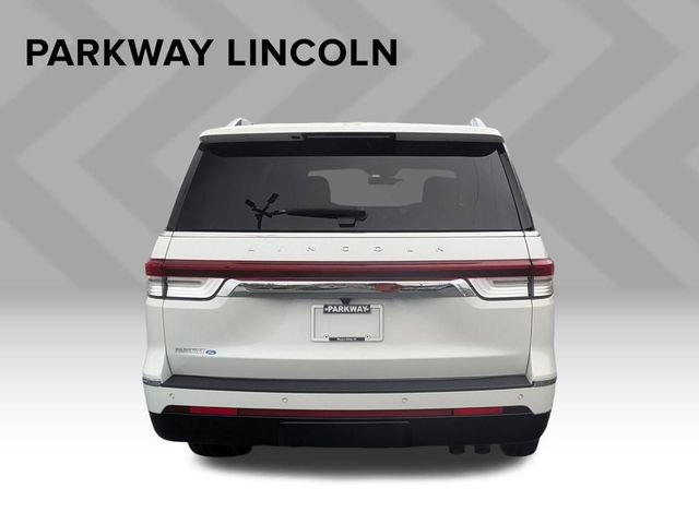 Used 2023 Lincoln Navigator Reserve image 6