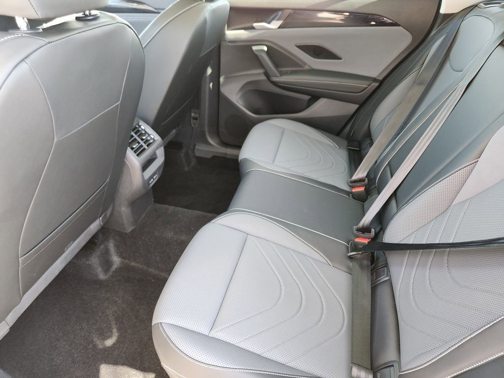 New 2025 Volkswagen Tiguan SE image 18