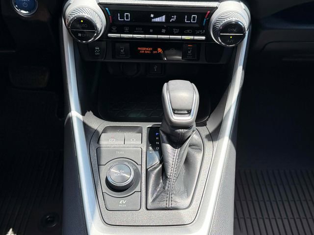 Used 2021 Toyota RAV4 XSE AWD/4WD image 9