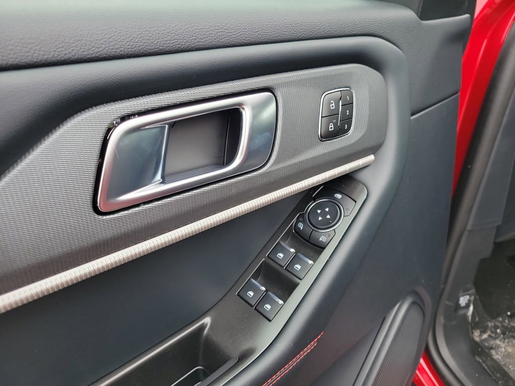 New 2026 Ford Explorer ST-Line w/ ST-Line Street Pack image 19