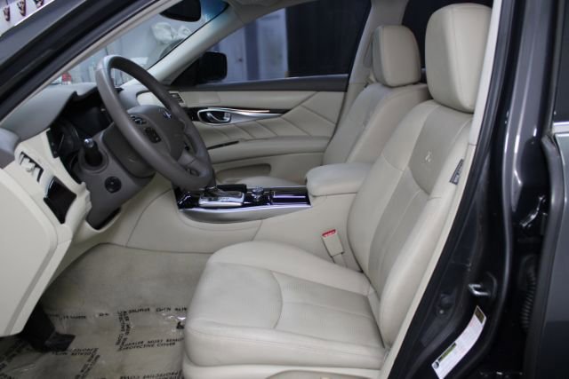 Used 2012 INFINITI M56 RWD image 12