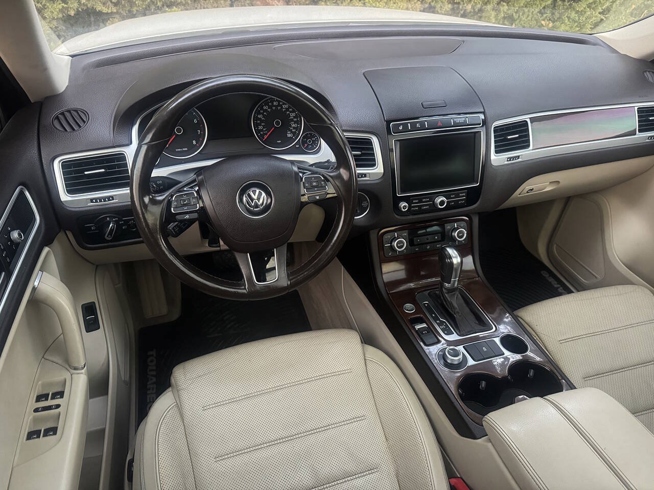 Used 2016 Volkswagen Touareg VR6 AWD/4WD image 8