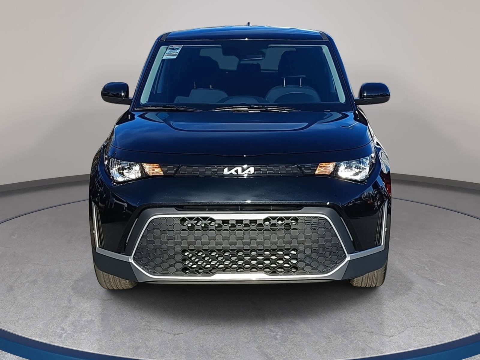 New 2025 Kia Soul LX w/ LX Technology Package FWD image 2