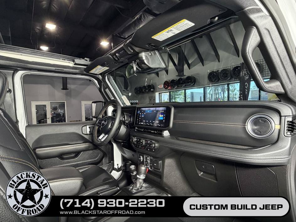 Used 2024 Jeep Wrangler Unlimited Sahara AWD/4WD image 25