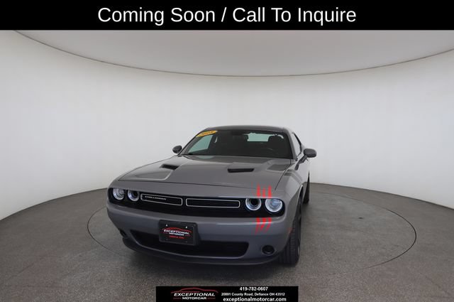 Used 2018 Dodge Challenger SXT RWD image 32