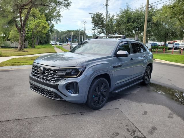Used 2024 Volkswagen Atlas Cross Sport SE FWD image 4