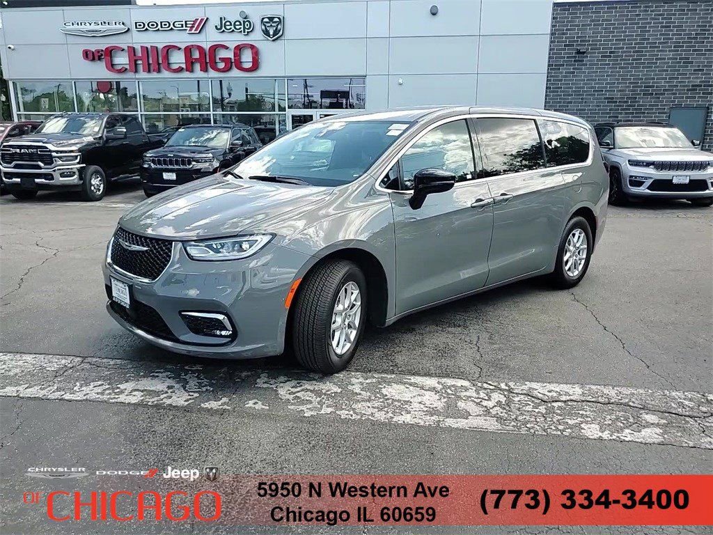New 2025 Chrysler Pacifica Select FWD image 10