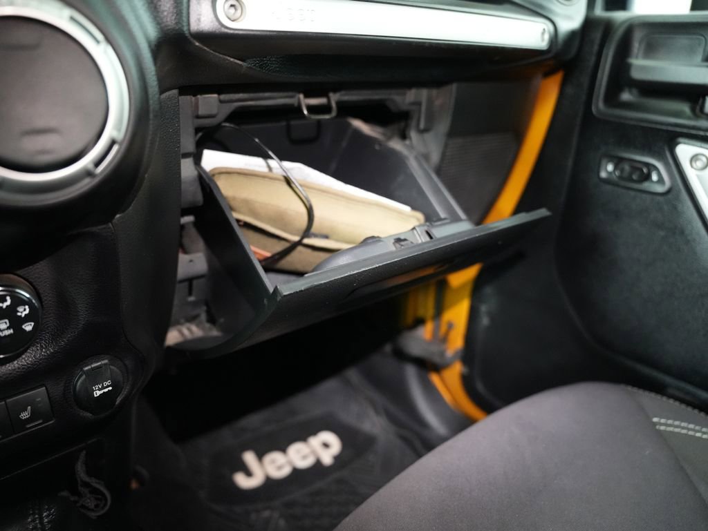 Used 2014 Jeep Wrangler Rubicon w/ Power Convenience Group AWD/4WD image 37